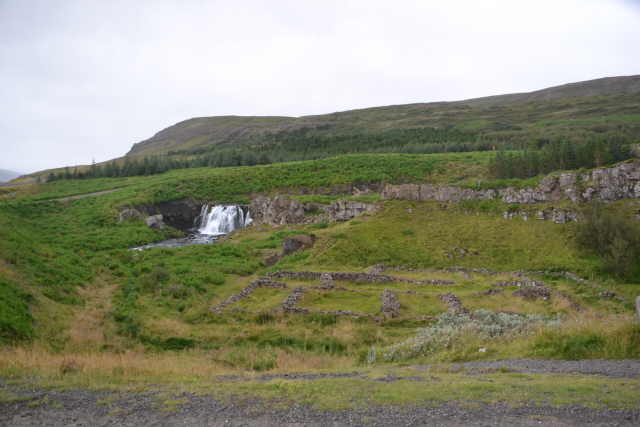 Hvalfjördur Fossarett